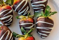 Effortless Chocolate-Dipped Strawberries