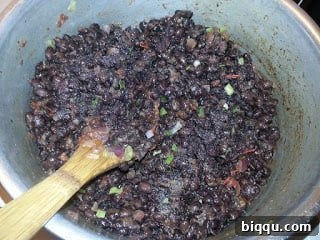Stewed Beans Simmering in the Sauce